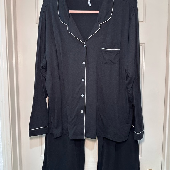 Women's Black Pajama Set - Picture 1 of 5